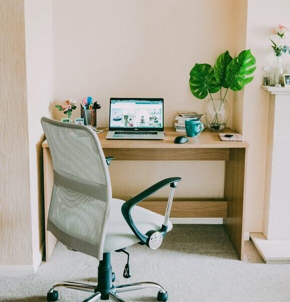 Tips for Creating a Comfortable and Productive Home Office Space