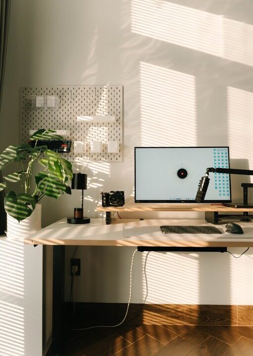 How to Create a Cozy and Functional Home Office Space